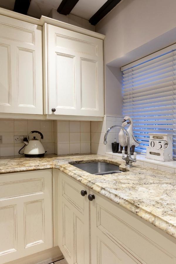 Luxury Eton House, 5 Minute Walk To Windsor Castle Villa Eksteriør billede